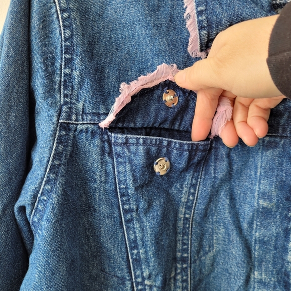 Vintage 90s Jean Jacket Snap Closure Pink Fringe Pockets - Picture 7 of 15